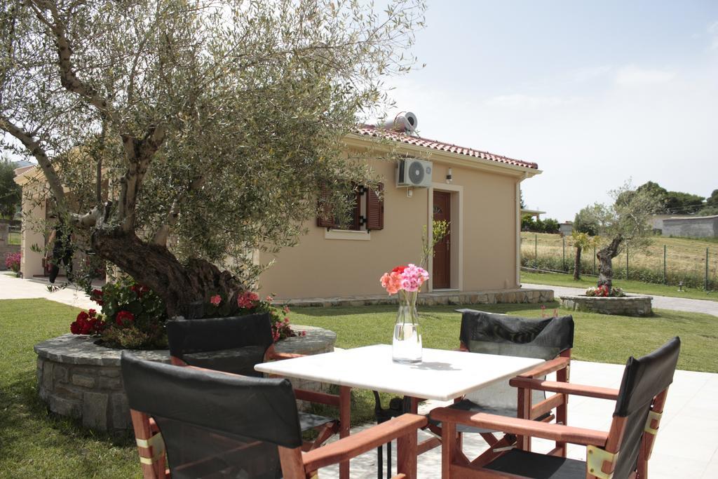 Evinos Garden Apartment Trikorfon Luaran gambar