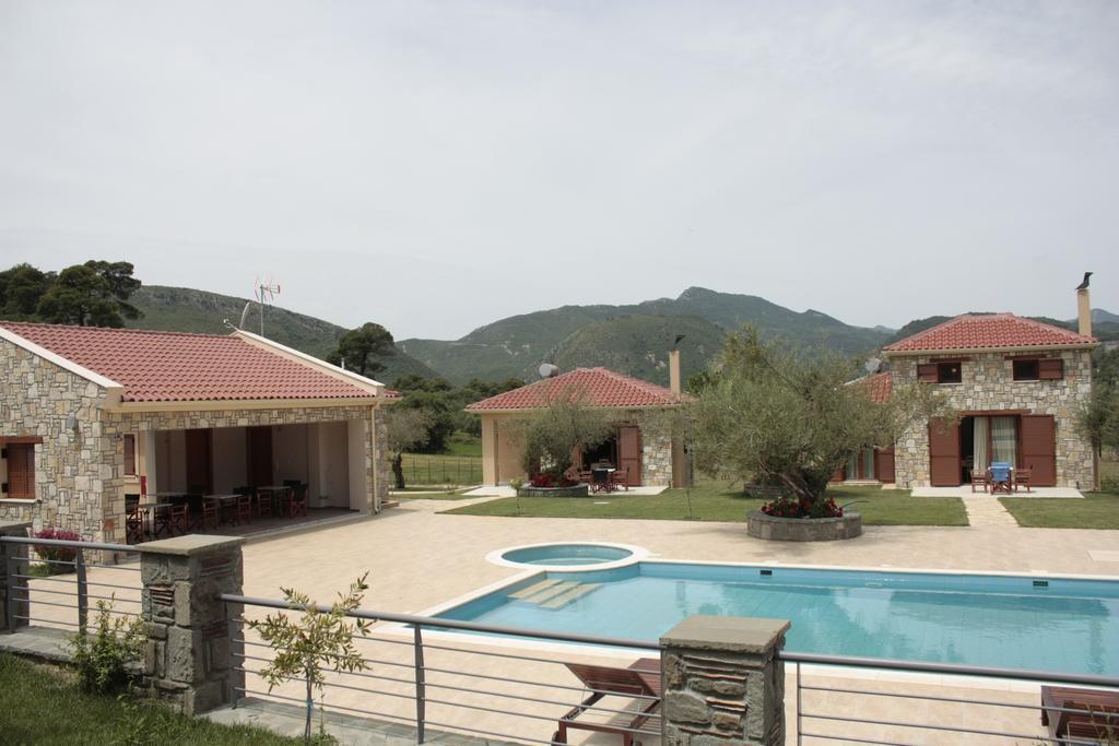 Evinos Garden Apartment Trikorfon Luaran gambar