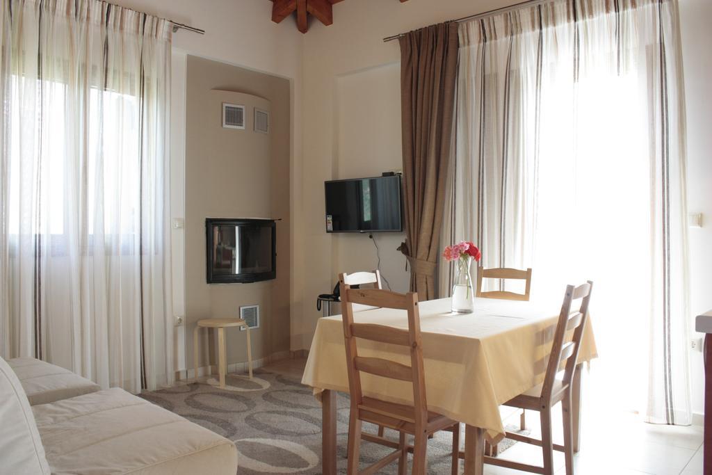 Evinos Garden Apartment Trikorfon Luaran gambar