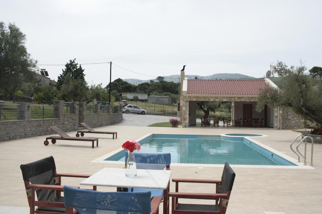 Evinos Garden Apartment Trikorfon Luaran gambar