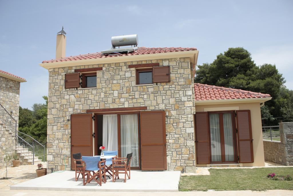 Evinos Garden Apartment Trikorfon Luaran gambar