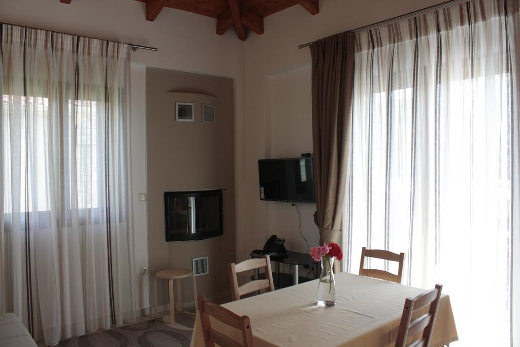 Evinos Garden Apartment Trikorfon Luaran gambar