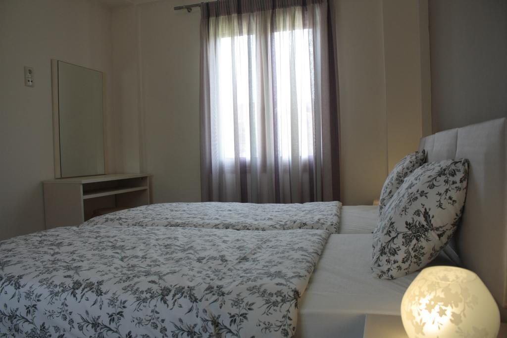 Evinos Garden Apartment Trikorfon Luaran gambar