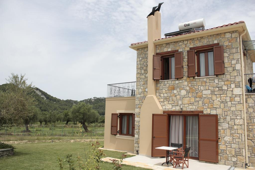 Evinos Garden Apartment Trikorfon Luaran gambar