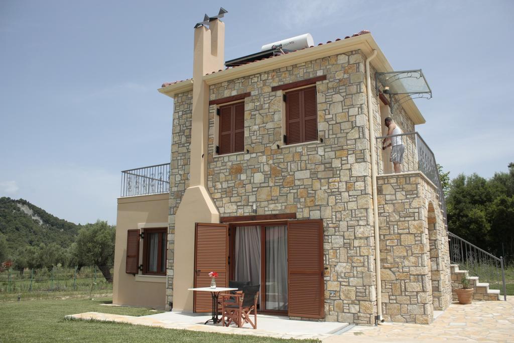 Evinos Garden Apartment Trikorfon Luaran gambar