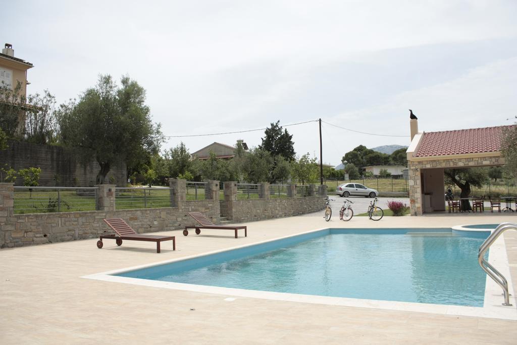 Evinos Garden Apartment Trikorfon Luaran gambar