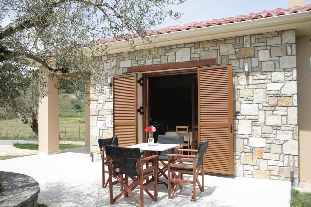 Evinos Garden Apartment Trikorfon Luaran gambar