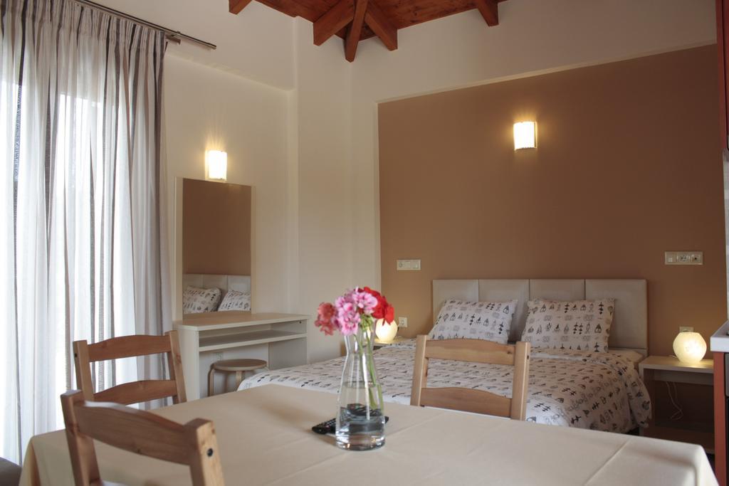 Evinos Garden Apartment Trikorfon Luaran gambar