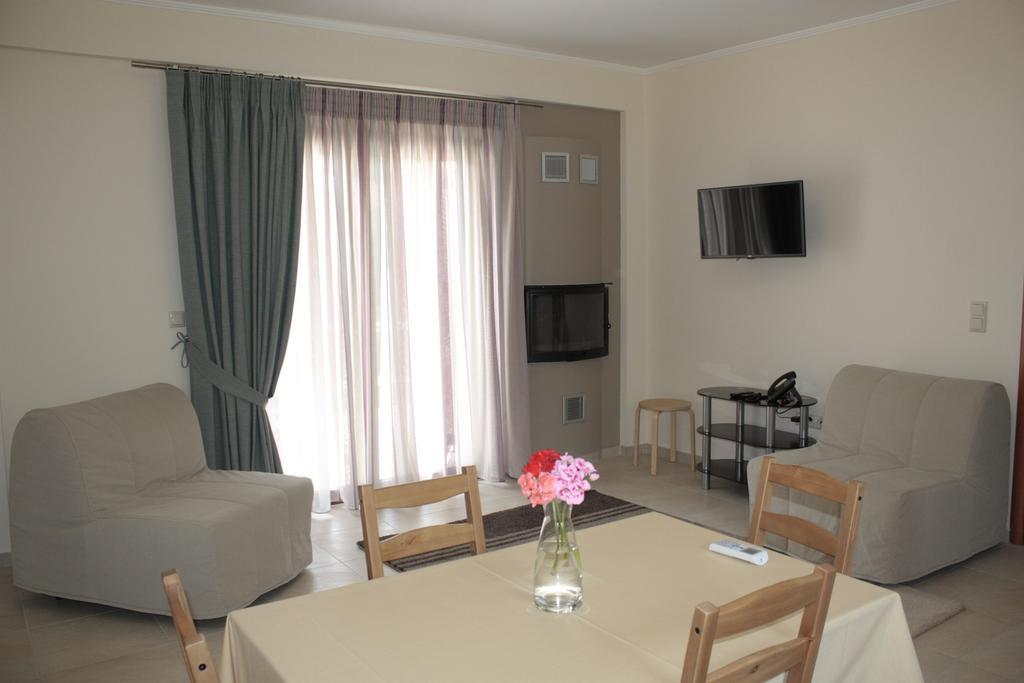 Evinos Garden Apartment Trikorfon Luaran gambar